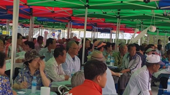 정읍 참좋은교회, 어르신·다문화가정에 사랑의 삼계탕 제공