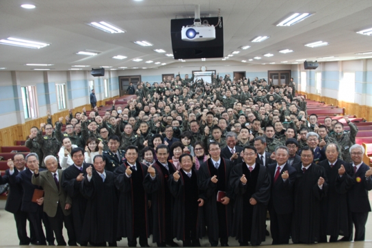 순복음춘천교회, 21사단 신병교육대 진중세례식 진행