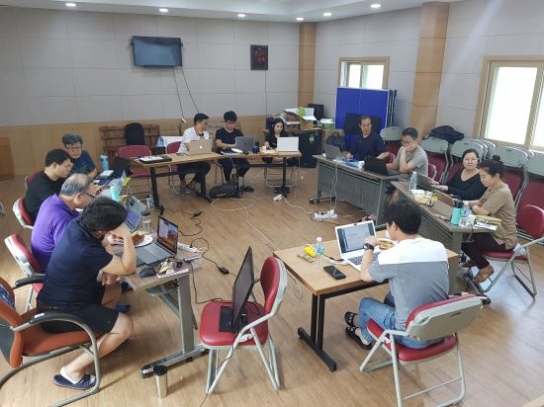 “수어성경 만들어요”…수어성경 번역 워크숍 중인 기독 농인들