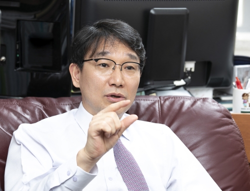 “지금은 질병 앞에 두려움 생길 때 애통하는 자와 함께한 하나님 기억하자”