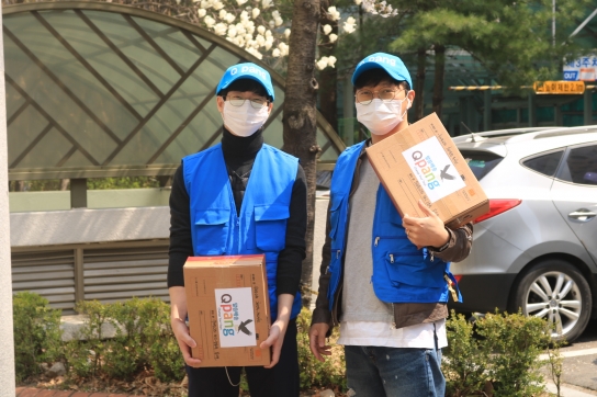 "택배기사인 줄 아셨죠?"...이색 비대면 심방 '눈길'