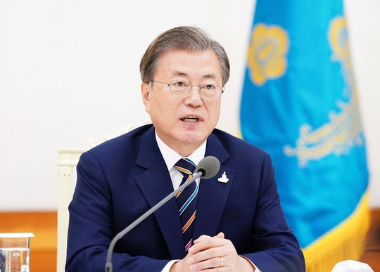 문 대통령, 기독교계 비대면 예배 실천과 노력 치하