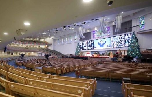 사랑의교회, 온라인예배 중 성찬식 진행