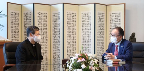 류영모 대표회장 천주교 정순택 대주교와 환담