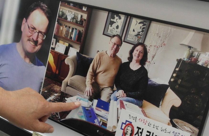 프레스톤 선교사 부부.jpg