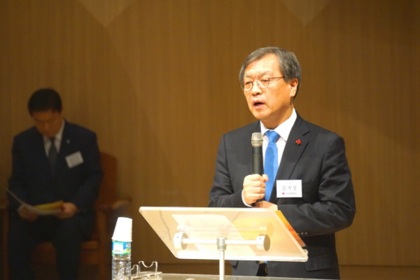 청와대 시민수석 김거성목사.jpg