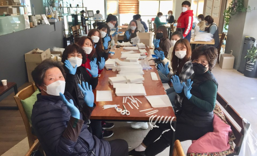 마스크 만들어나누는교회.jpg